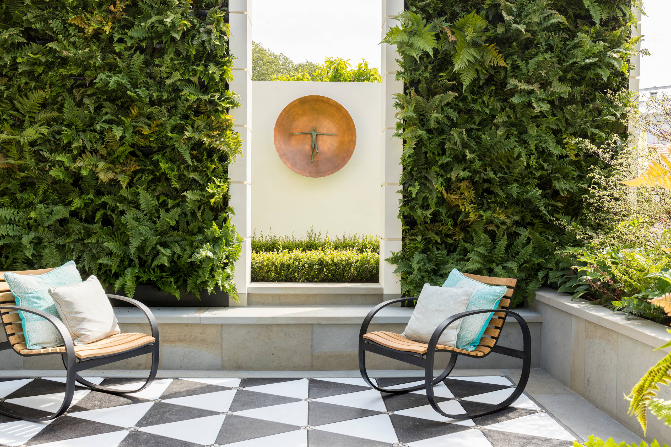 Patio Vertical Gardens: Creating Lush Green Walls and Features