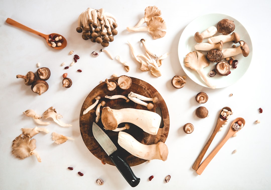 Growing Gourmet Mushrooms at Home: Inoculation, Fruiting, and Harvesting