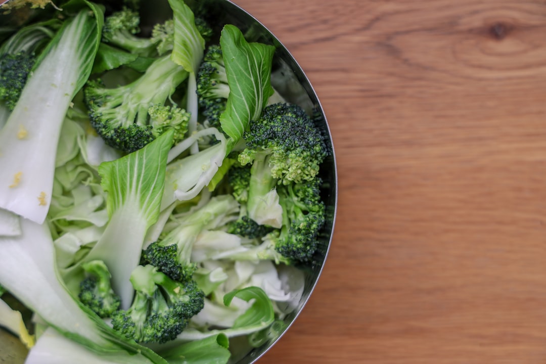 Growing Leafy Greens and Herbs Hydroponically: Fast Growth and High Yields