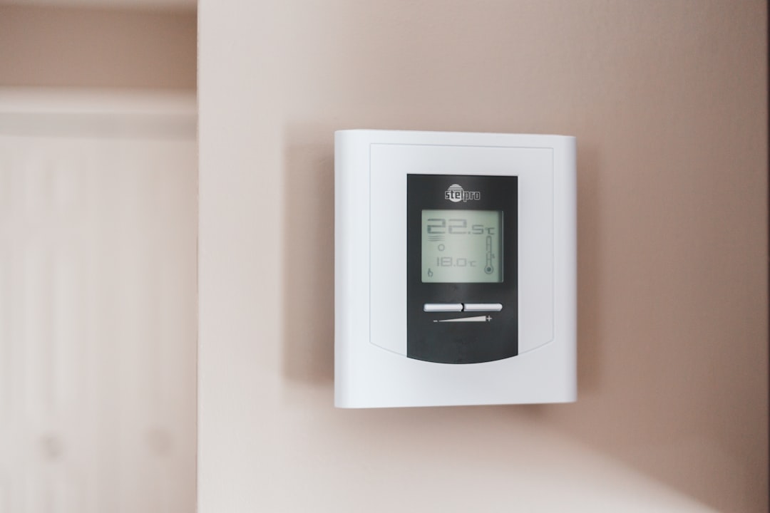 Controlling Temperature and Humidity in Hydroponic Environments